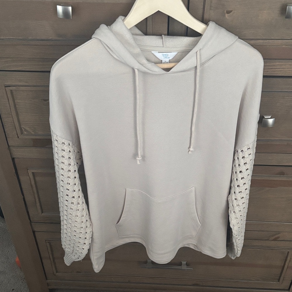 True Craft Women's Beige Hoodie Sweater